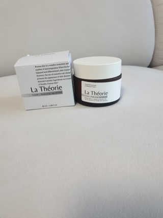 La Theorie Hydrating Ingredients | 하이드레이팅 인그레이디언츠 — 5점을 준 리뷰어가 2020년 5월 올린 사용 사진