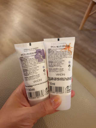 반디니 핸드크림세트 [활기찬 에너지+섬세한 센시티브] — 5점을 준 리뷰어가 2020년 8월 올린 사용 사진