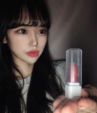 셀프코딩 코드 레드 소프트 립스틱 — 5점을 준 리뷰어가 2020년 7월 올린 사용 사진