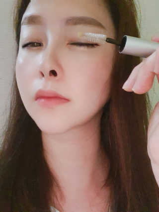 닥터존스킨 눈썹자라 — 5점을 준 리뷰어가 2020년 8월 올린 사용 사진