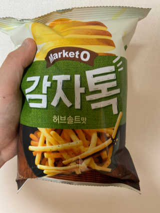 마켓오 감자톡 허브솔트맛/매콤달콤맛 — 5점을 준 리뷰어가 2020년 6월 올린 사용 사진