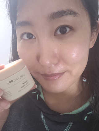 어글리프루프 크림 바이어글리 하이드레이션 샤워 50ml — 5점을 준 리뷰어가 2020년 12월 올린 사용 사진