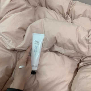 뮤 테누토 베르쇠즈 모이스처라이징 핸드크림 — 5점을 준 리뷰어가 2020년 5월 올린 사용 사진