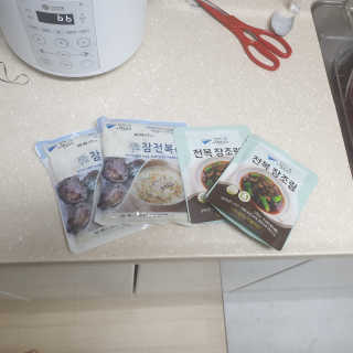바다는다웰빙이다 완도사랑 전복죽 250g - 2팩 + 전복장조림 2팩 — 5점을 준 리뷰어가 2020년 8월 올린 사용 사진