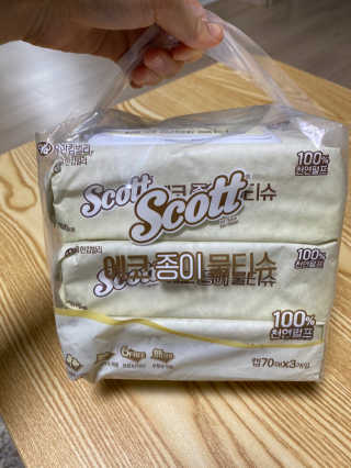 스카트 에코물티슈 에코종이물티슈+크리넥스 딱한장 핸드타월 — 5점을 준 리뷰어가 2020년 11월 올린 사용 사진