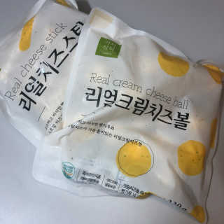가치식탁 리얼치즈스틱, 리얼크림치즈볼 — 4.5점을 준 리뷰어가 2020년 8월 올린 사용 사진