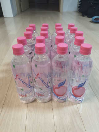 아쿠아스 플레이버워터 [아쿠아스] 제로칼로리 플레이버워터 복숭아/청포도 1BOX 20개입 — 5점을 준 리뷰어가 2020년 7월 올린 사용 사진