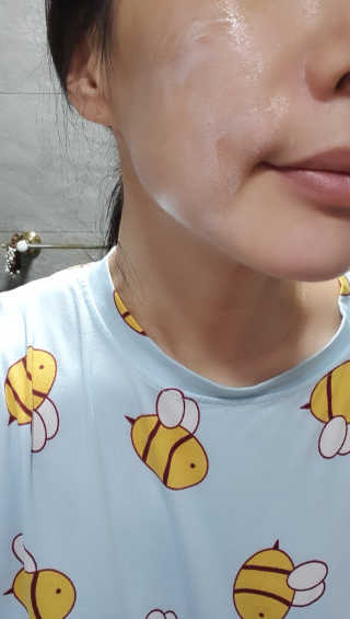 보타닉센스 Ph.D 하이드레이팅 포뮬라 마이크로 벨벳 클렌징 폼 — 3.5점을 준 리뷰어가 2020년 8월 올린 사용 사진