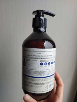 달리프 베러 퍼퓸 샴푸 1000ml 레이니데이 or 일랑로즈 — 4점을 준 리뷰어가 2020년 4월 올린 사용 사진