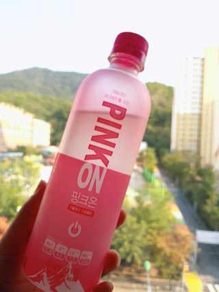 [활력충전 이온음료] 히말라야 핑크솔트를 담은 핑크온 — 5점을 준 리뷰어가 2020년 9월 올린 사용 사진