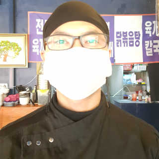고세이프 마스크 50개입 + 실리콘 마스크 스트랩 — 5점을 준 리뷰어가 2020년 11월 올린 사용 사진