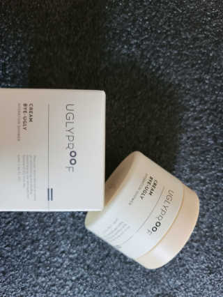 어글리프루프 크림 바이어글리 하이드레이션 샤워 50ml — 5점을 준 리뷰어가 2020년 10월 올린 사용 사진