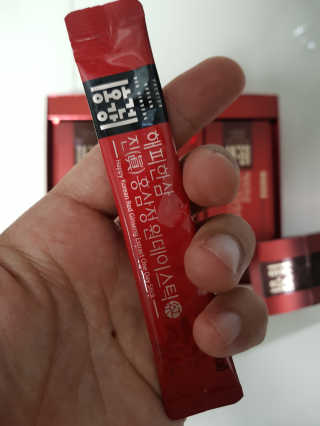 홍건강 해피한삼 진 홍삼정 원데이스틱 10g x 30포 — 5점을 준 리뷰어가 2020년 5월 올린 사용 사진
