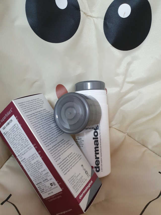 더말로지카 데일리 슈퍼폴리언트 리뷰 사진