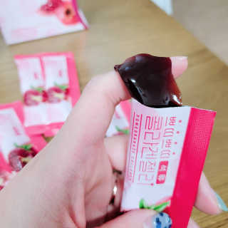 헬스업_쁘띠쁘띠석류콜라겐젤리_20g x 14포 — 5점을 준 리뷰어가 2020년 10월 올린 사용 사진