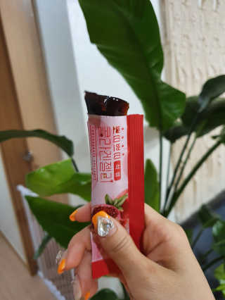 헬스업_쁘띠쁘띠석류콜라겐젤리_20g x 14포 — 5점을 준 리뷰어가 2020년 9월 올린 사용 사진