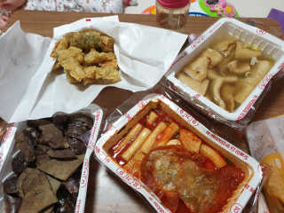 죠스떡볶이 [죠스푸드] 짜빠떡볶이+떡또그+범벅만두 신메뉴 3종 — 1점을 준 리뷰어가 2020년 4월 올린 사용 사진