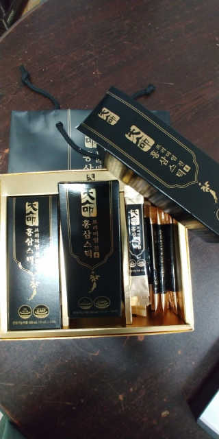 헬스업_천명진프리미엄홍삼스틱_10ml x 30포 — 5점을 준 리뷰어가 2020년 8월 올린 사용 사진