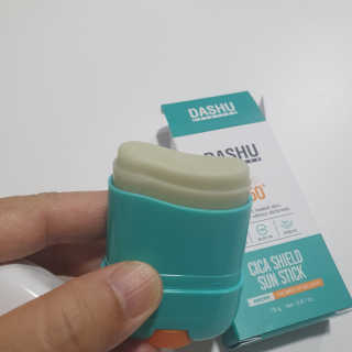 다슈코리아 다슈 솔루션 시카 쉴드 선스틱 — 5점을 준 리뷰어가 2020년 8월 올린 사용 사진