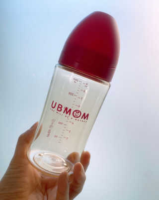 유비맘 PPSU 젖병 노꼭지_260ml_컬러 랜덤 발송 — 5점을 준 리뷰어가 2020년 11월 올린 사용 사진