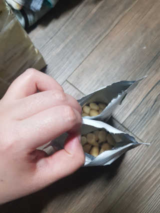 도이퉁 마카다미아 넛 90g  로얄 마카넛 오리지널 쏠트 허니 — 5점을 준 리뷰어가 2020년 11월 올린 사용 사진