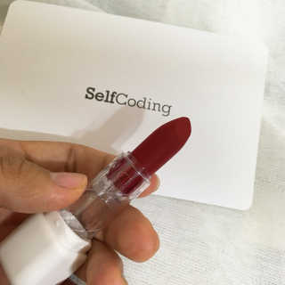 셀프코딩 코드 레드 소프트 립스틱 — 5점을 준 리뷰어가 2020년 7월 올린 사용 사진
