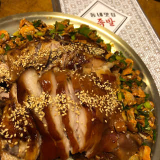 [동네맛집족발] 4개 족발 중 택1 — 4.5점을 준 리뷰어가 2020년 6월 올린 사용 사진