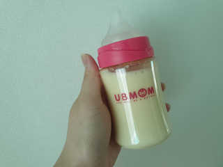 유비맘 PPSU 젖병 노꼭지_200ml_컬러 랜덤 발송 — 5점을 준 리뷰어가 2020년 10월 올린 사용 사진
