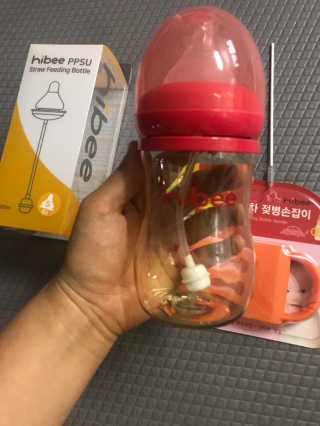 하이비코리아 앉아서나서서먹는젖병 하이비 PPSU 빨대젖병 — 5점을 준 리뷰어가 2020년 6월 올린 사용 사진