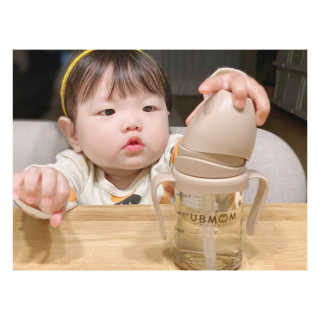 유비맘 샘방지 PPSU 빨대컵_컬러 랜덤 발송 — 5점을 준 리뷰어가 2020년 10월 올린 사용 사진