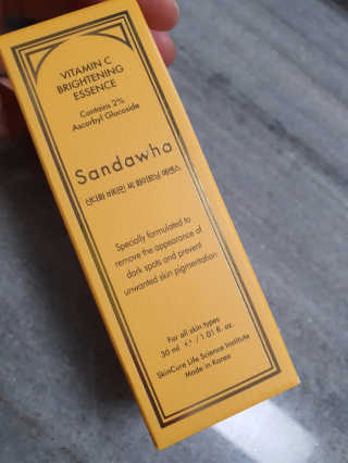 [스킨큐어] 산다화 비타민C 화이트닝 에센스 30ml — 5점을 준 리뷰어가 2020년 4월 올린 사용 사진
