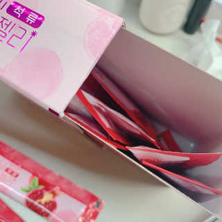 헬스업_쁘띠쁘띠석류콜라겐젤리_20g x 14포 — 4.5점을 준 리뷰어가 2020년 8월 올린 사용 사진