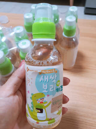 새싹보리차키즈 새싹보리차 키즈 12병 — 5점을 준 리뷰어가 2020년 7월 올린 사용 사진