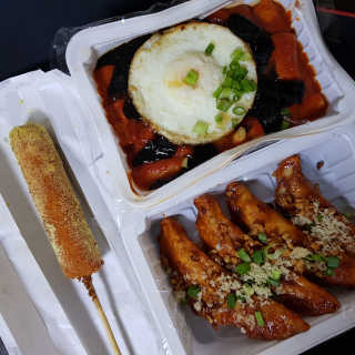 죠스떡볶이 [죠스푸드] 짜빠떡볶이+떡또그+범벅만두 신메뉴 3종 — 5점을 준 리뷰어가 2020년 4월 올린 사용 사진
