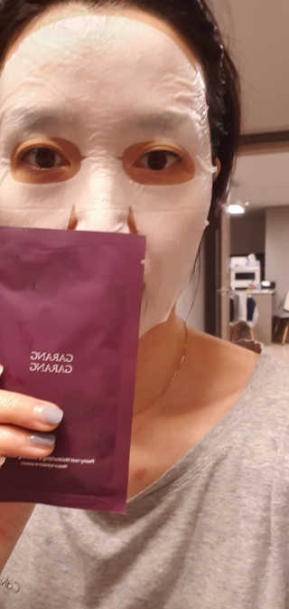 GARANG GARANG 피오니 룻 모이스처라이징 앤 수딩 마스크팩 — 5점을 준 리뷰어가 2020년 4월 올린 사용 사진