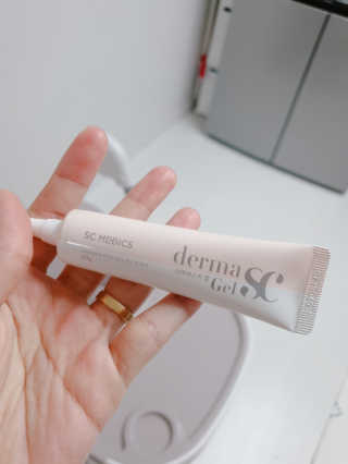 derma SC-Gel 더마에스씨 겔 20g — 5점을 준 리뷰어가 2020년 4월 올린 사용 사진