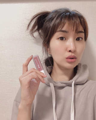 셀프코딩 코드 크러쉬 매트 리퀴드 립스틱+스티커 세트 — 5점을 준 리뷰어가 2020년 10월 올린 사용 사진