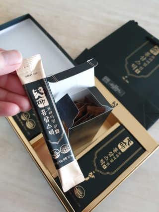 헬스업_천명진프리미엄홍삼스틱_10ml x 30포 — 5점을 준 리뷰어가 2020년 7월 올린 사용 사진