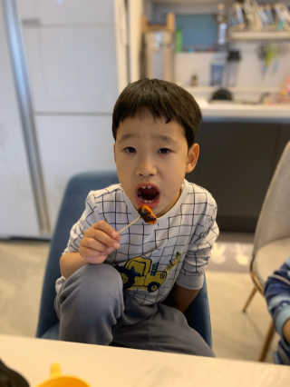죠스떡볶이 [죠스푸드] 짜빠떡볶이+떡또그+범벅만두 신메뉴 3종 — 5점을 준 리뷰어가 2020년 5월 올린 사용 사진
