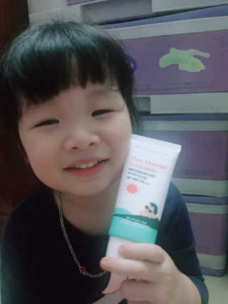 fermierpapa 모 링가 무기질 차 에센스 자외선 차단제 SPF50 + PA +++ 50g — 4.5점을 준 리뷰어가 2020년 12월 올린 사용 사진