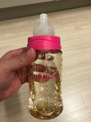 유비맘 PPSU 젖병 노꼭지_260ml_컬러 랜덤 발송 — 5점을 준 리뷰어가 2020년 9월 올린 사용 사진