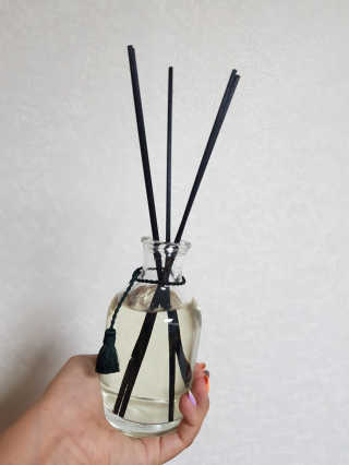 레나스 프리미엄 아로마 디퓨저 200ml  [1SET] — 4.5점을 준 리뷰어가 2020년 9월 올린 사용 사진