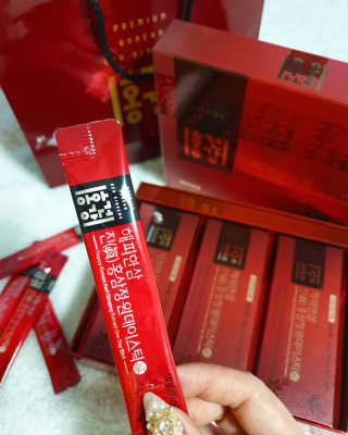 홍건강 해피한삼 진 홍삼정 원데이스틱 10g x 30포 — 5점을 준 리뷰어가 2020년 5월 올린 사용 사진