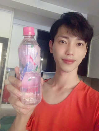 아쿠아스 플레이버워터 ★[아쿠아스] 복숭아 플레이버워터 1BOX 20개입★ — 5점을 준 리뷰어가 2020년 6월 올린 사용 사진