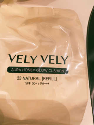 VELY VELY 아우라 허니 글로우 쿠션 — 5점을 준 리뷰어가 2020년 4월 올린 사용 사진