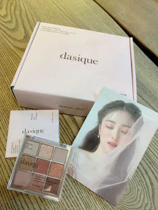 데이지크 SS컬렉션 로즈페탈 섀도우 팔레트 — 5점을 준 리뷰어가 2020년 4월 올린 사용 사진