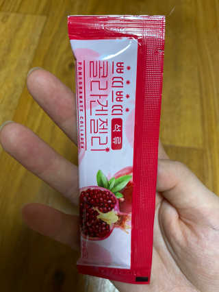 헬스업_쁘띠쁘띠석류콜라겐젤리_20g x 14포 — 5점을 준 리뷰어가 2020년 9월 올린 사용 사진