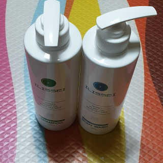일리세이 허니 샴푸 500ml + 허니 바디워시 500ml 세트 — 5점을 준 리뷰어가 2020년 4월 올린 사용 사진