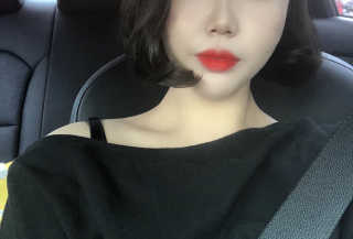 [블랙루즈] 피치 커버 벨벳 쿠션 2종 중 택1 — 4점을 준 리뷰어가 2020년 7월 올린 사용 사진