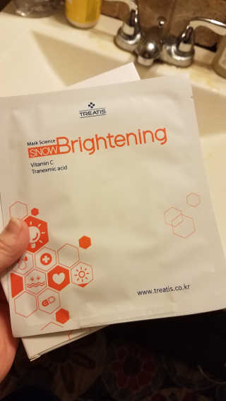 트리티스 [Treatis] Facial Sheet Mask — 5점을 준 리뷰어가 2020년 11월 올린 사용 사진